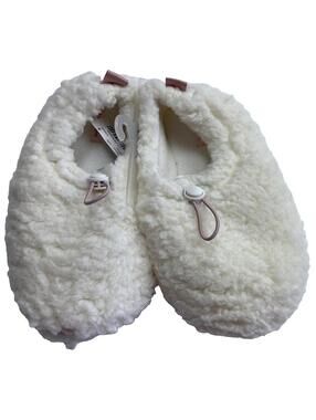 Women’s Cozy Slippers Small Size Brand New with Tags Comfortable Indoor Footwear